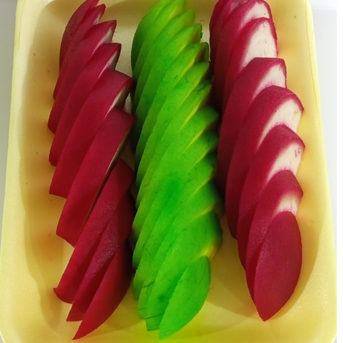 Peeled Guava Cutting Thailand